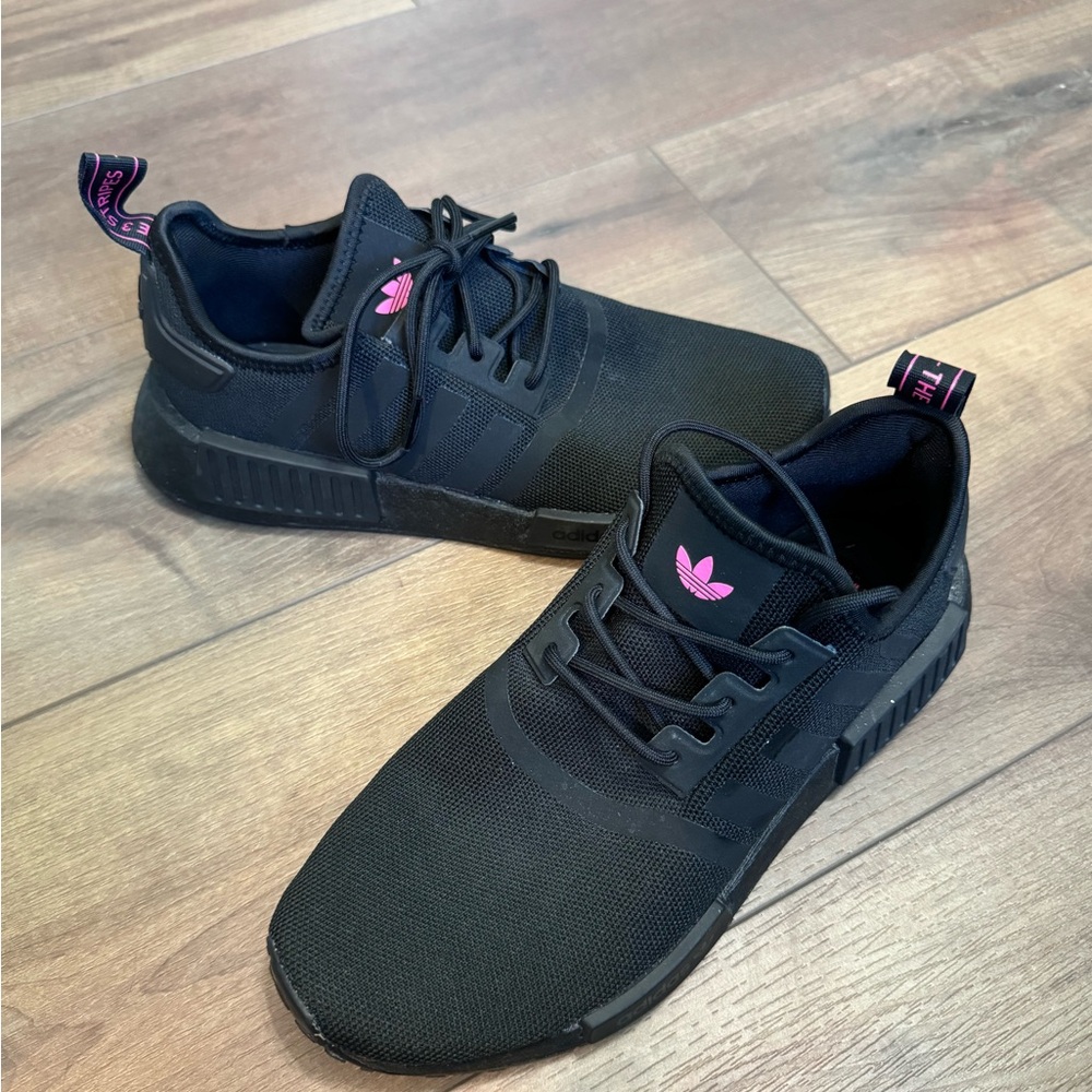 adidas Women's NMD R1 Shoes sz 8